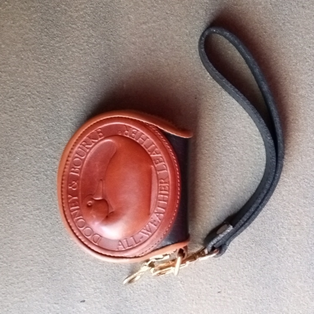 RARE! Vintage Dooney & Bourke AWL Black Big Duck Coin Purse Wristlet.